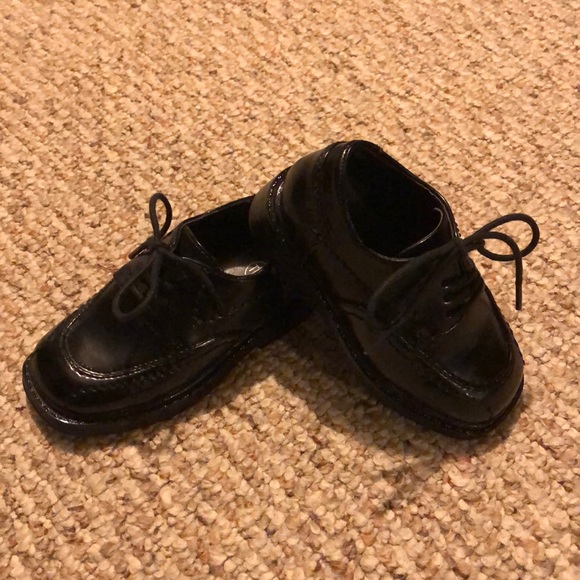 Boy’s black dress shoes - Picture 3 of 3